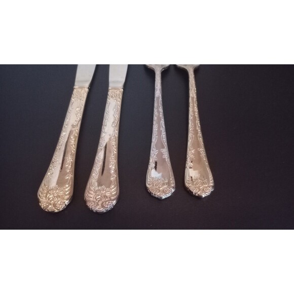 W.M. Rogers & Sons China Gold Plated Flatware Set of 4 - Salad Forks & Butter Kn - Picture 2 of 5